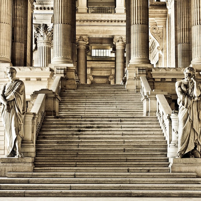 법원 근처 위치